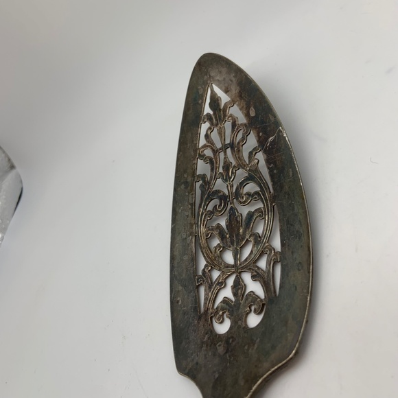 Vintage Community Plate Silver Plated Floral 11" Server - Picture 4 of 10